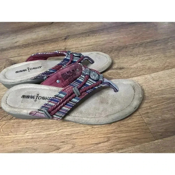MINNETONKA‎ SILVERTHOREN RED STRIPE BROWN LEATHER THONG FLIP FLOP SANDAL SHOE 5 - Picture 1 of 8